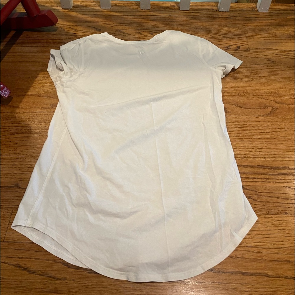 Lululemon t-shirt